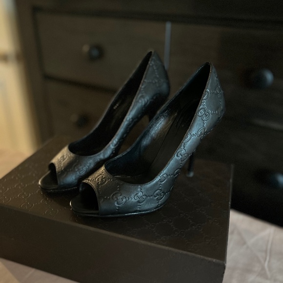 Gucci Leather Pumps - Picture 1 of 8